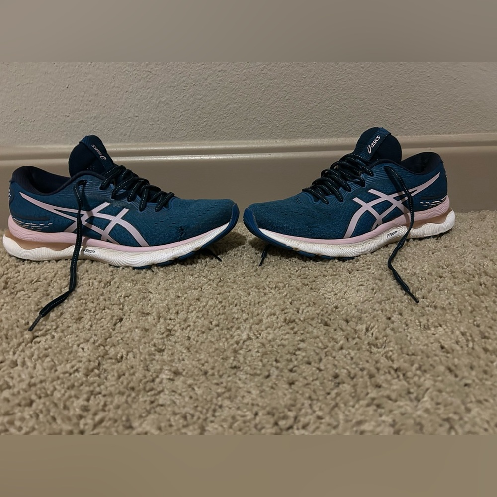 ASICS Gel Nimbus 24 running shoes